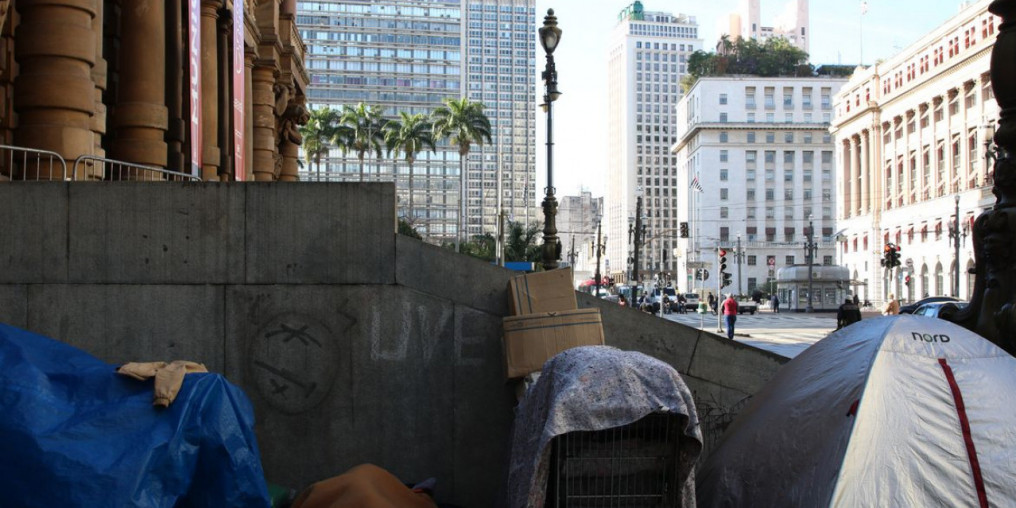 Morador em situação de rua morre em centro de convivência em São Paulo