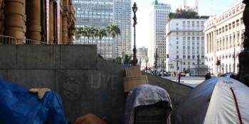 Morador em situação de rua morre em centro de convivência em São Paulo