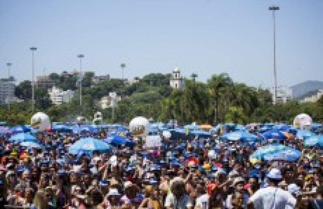 Prefeitura multa 492 foliões por fazer xixi na rua