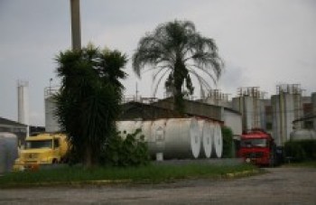 Empresa se responsabiliza por emissão de odor químico