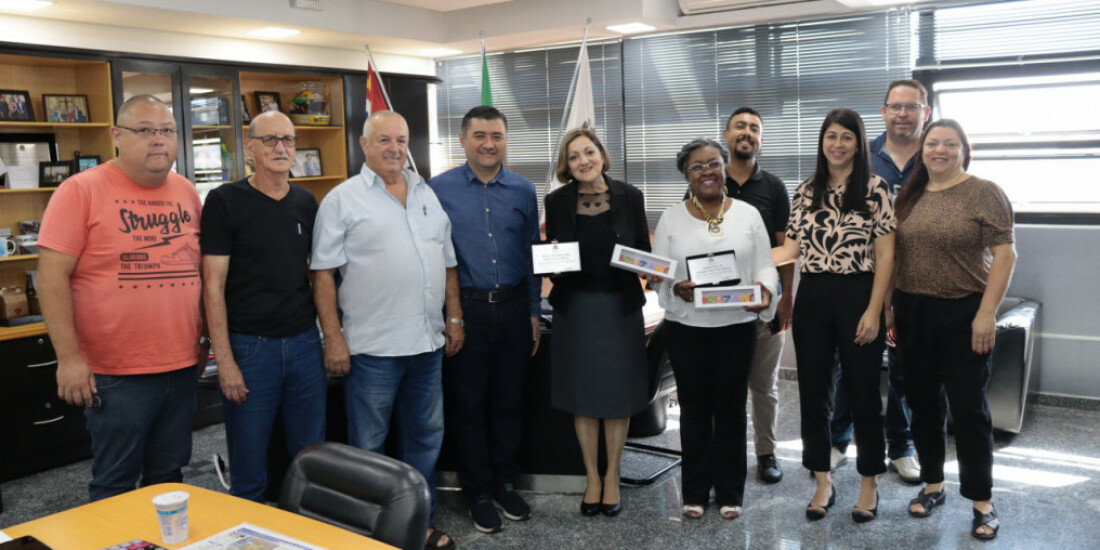 Suzano homenageia professoras aposentadas