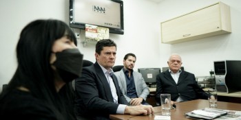 Moro comenta trajetória política e reforça críticas a Lula e Bolsonaro