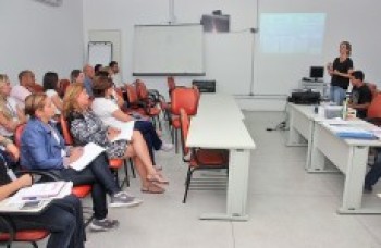 Coordenadores de mutirão passam por treinamento