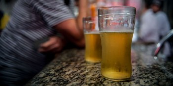 Alcoólicos Anônimos só para mulheres tem impacto positivo