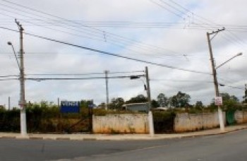Rede atacadista anuncia obras de loja em Ferraz