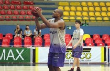 Invicto no 'Hugão', Mogi encara o Ceará