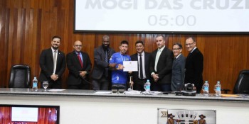 Câmara de Mogi homenageia Rogerinho e equipe da seleção