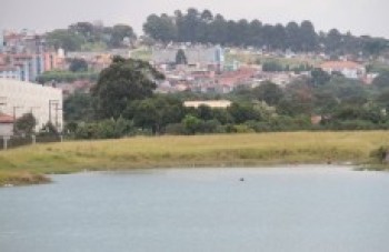Lagoa Azul continua atraindo banhistas, apesar do perigo