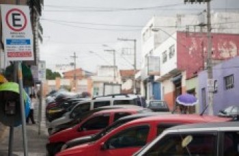 Zona Azul está suspensa até nova empresa ser contratada