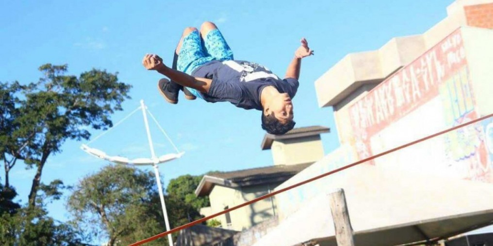 Atleta de slackline se apresenta no CASA Terra Nova