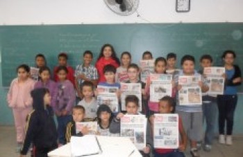 Jornal Dat é usado em sala para auxiliar na produção textual