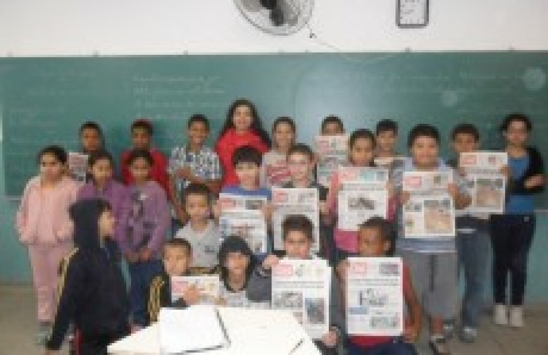 Jornal Dat é usado em sala para auxiliar na produção textual