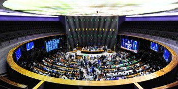 Câmara aprova quadro de servidores da Defensoria Pública da União