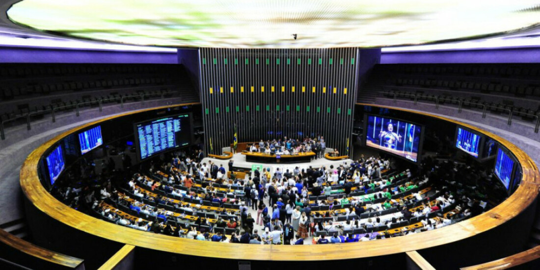 Câmara aprova quadro de servidores da Defensoria Pública da União