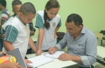 Duas salas reformadas são entregues pela prefeitura