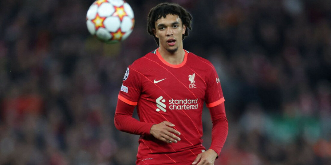 Liverpool lida bem com pressão por 4 títulos, diz Alexander-Arnold