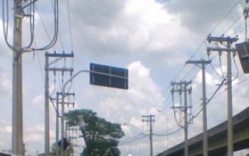 Homem morre ao pular de viaduto no centro de Suzano