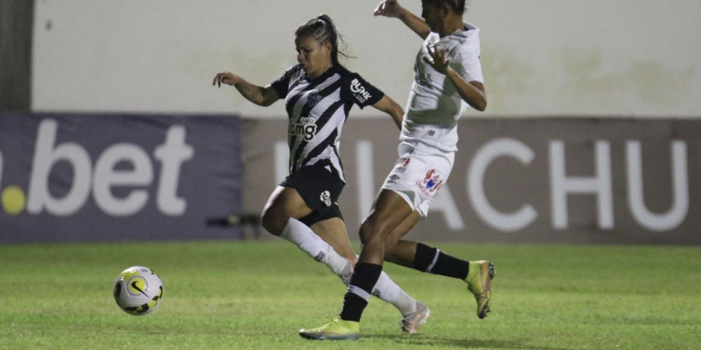 Atlético-MG vence Santos de virada no Brasileiro Feminino