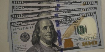 Influenciado pelo exterior, dólar fecha acima de R$ 5,07