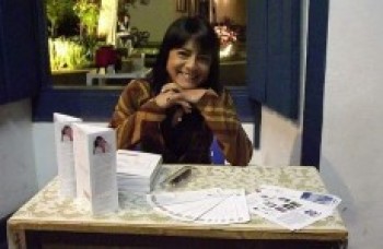 Adriana Rocha se prepara para o lançamento de "Quase Tudo Bem"