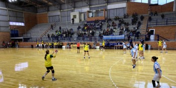 Seleção feminina de handebol goleia Argentina na Surdolimpíada