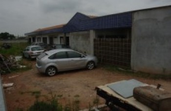 Empresas recusam concluir creche