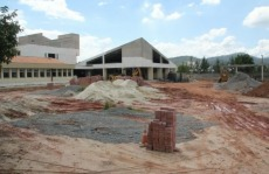 Advogados esperam o Fórum de Brás Cubas há dois anos
