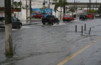 Chuva volta a assustar os moradores da região