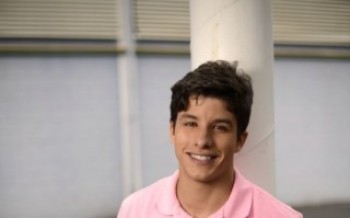 Ricky Tavares está em "A Terra Prometida"