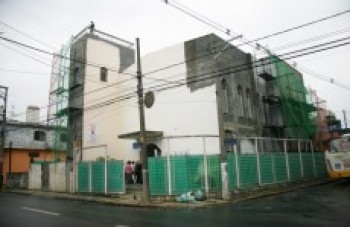 Em obras, nova capela de Santa Rita já recebe fiéis