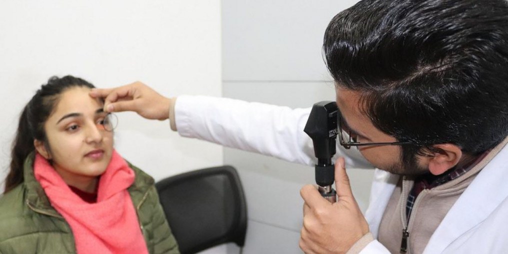 Consultas a oftalmologistas cresce entre crianças e jovens