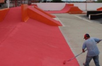 Praças esportivas recebem serviços de revitalização