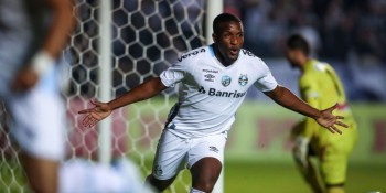 Grêmio supera Operário para entrar no G4 da Série B