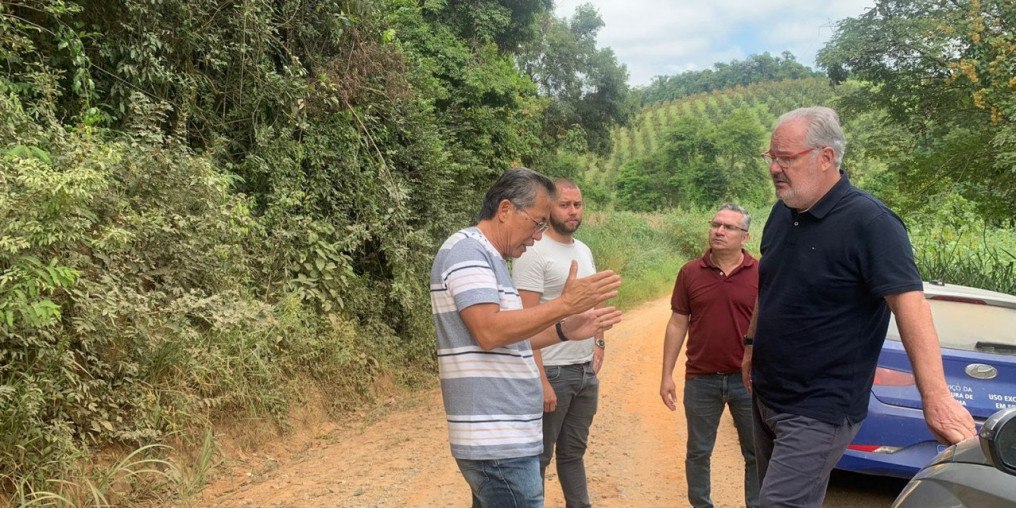 Estrada que dá acesso ao Itapeti é pavimentada