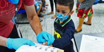Projeto Meu Primeiro RG faz cadastro de 50 crianças