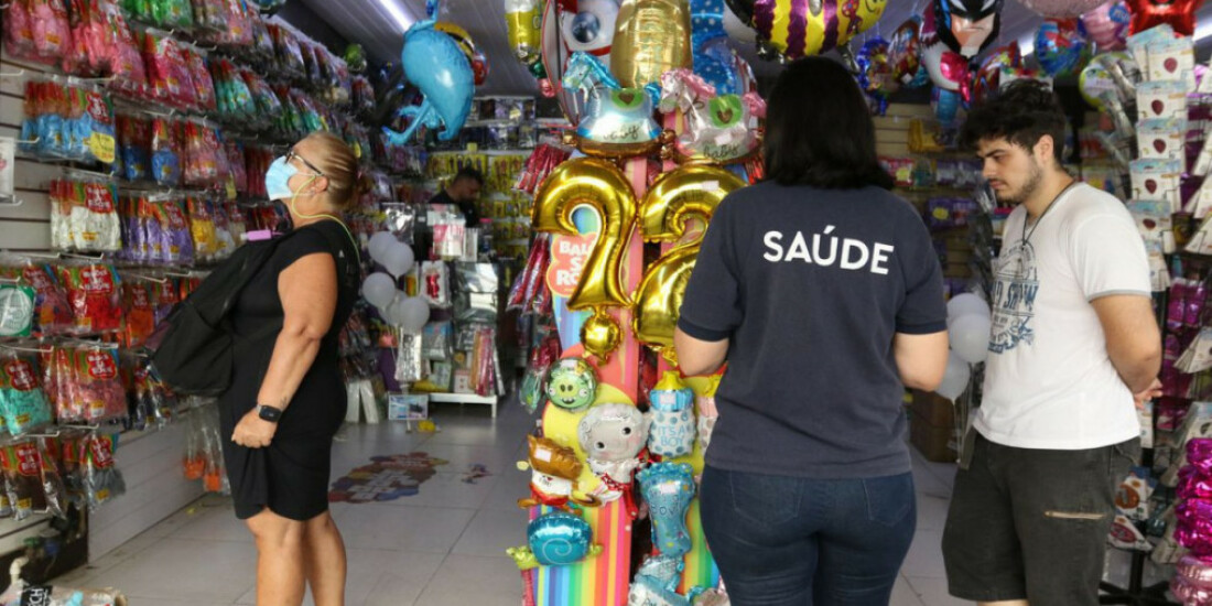 Confiança do comércio volta a crescer após dois meses