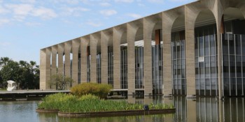 Itamaraty recebe visita do ministro de Negócios da Turquia    