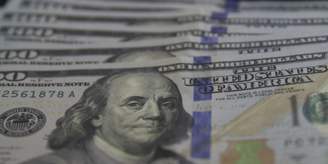 Dólar cai e volta a se aproximar de R$ 4,60