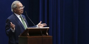 Ministro diz ser contra sanções e pede permanência da Rússia no FMI