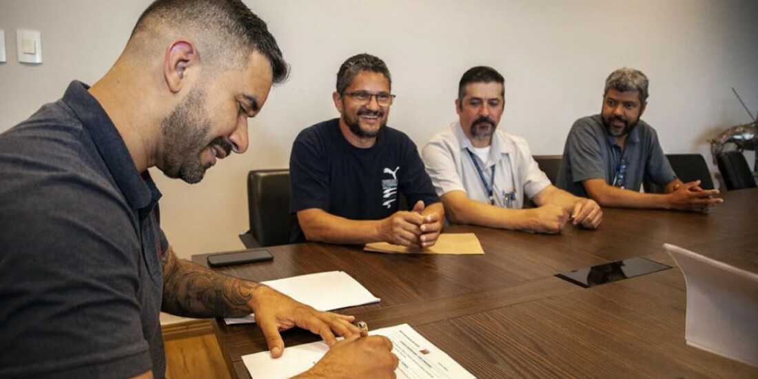 Sintap aceita proposta e assina acordo salarial com a Prefeitura