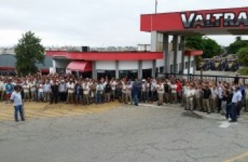 Sindicato realiza assembleia para discutir PLR na Valtra