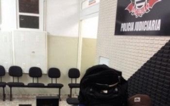 PM prende 4 por assalto a relojoaria