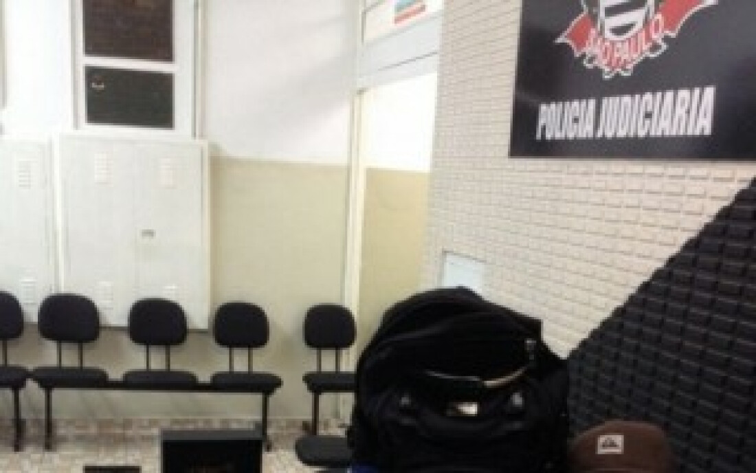 PM prende 4 por assalto a relojoaria