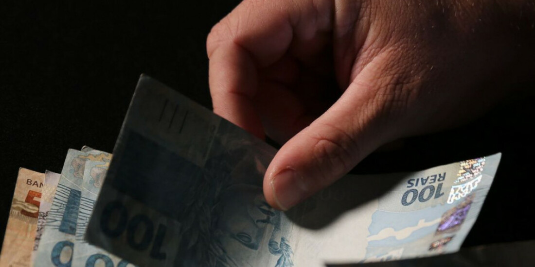 Governo propõe salário mínimo de R$ 1.294 em 2023, sem aumento real