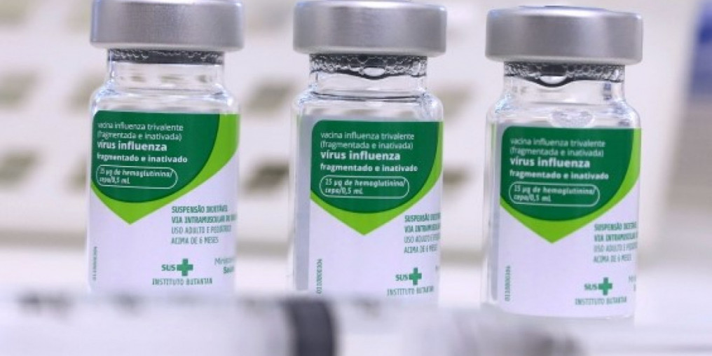 Vacinação contra gripe e Covid retorna amanhã
