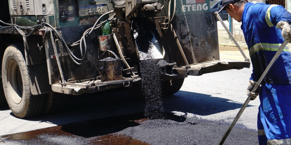 Secretaria realiza ações de tapa-buraco durante o mês