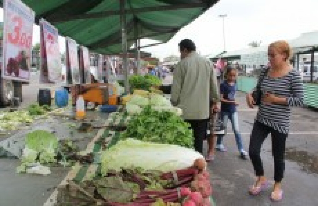 Ambulantes perto de feira geram queixas