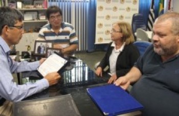 Mamoru recebe homenagem do programa 'Time do Emprego'