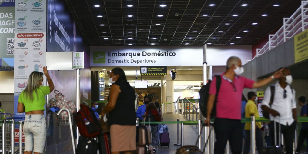 Páscoa movimenta aeroportos e terminais rodoviários