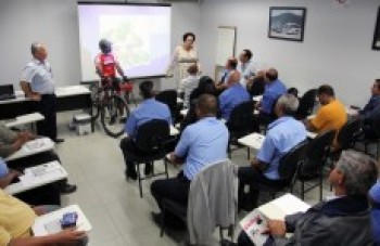 Ação debate a convivência entre motoristas e ciclistas